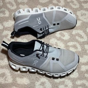 On Cloud Waterproof Running Shoes